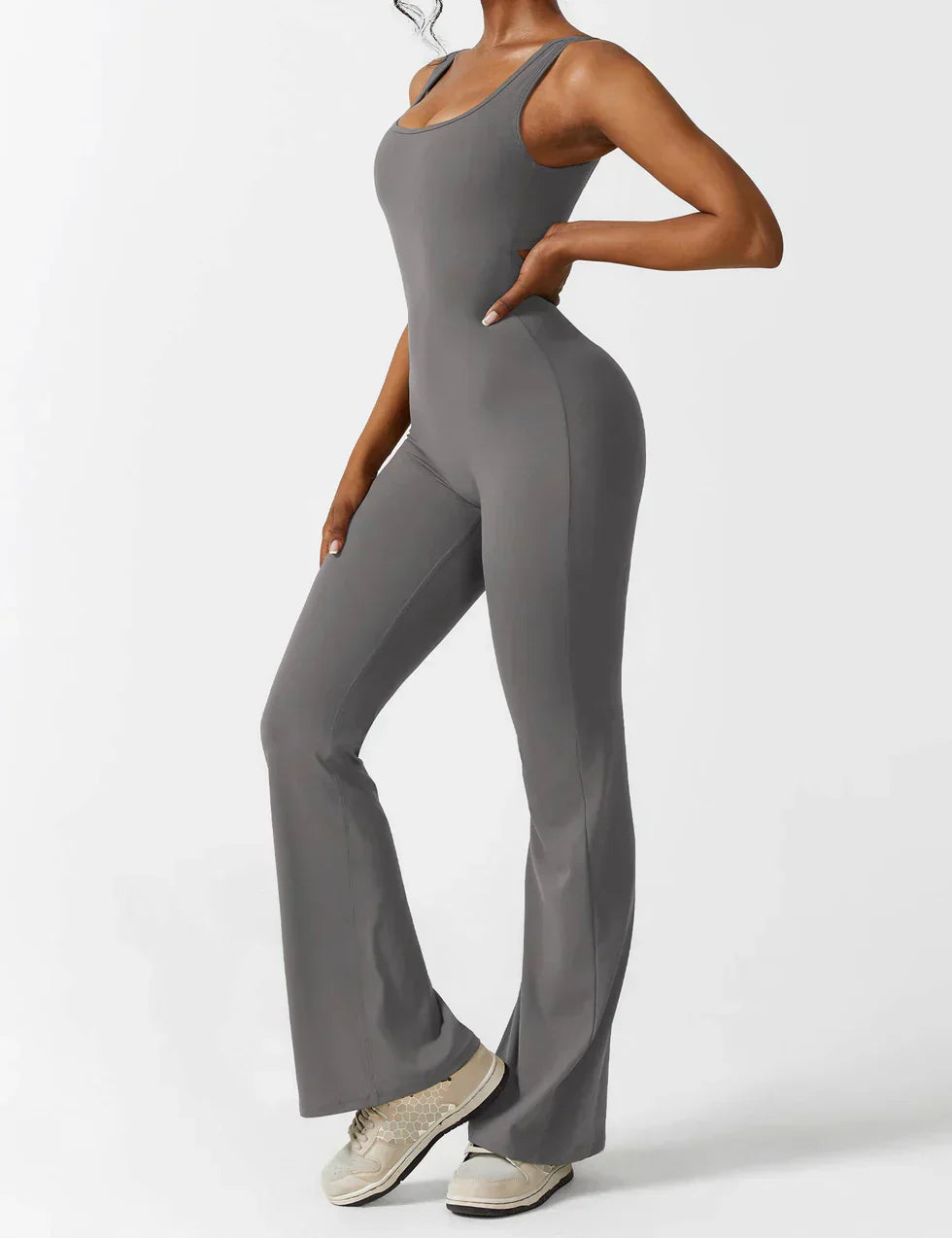 Vireya™ | Combinaison tendance et flatteuse à dos en V