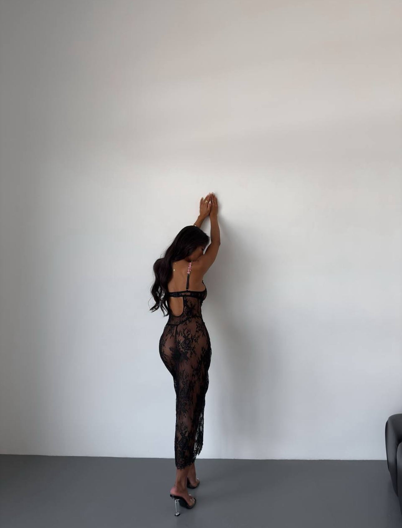 Elara™ | Robe de nuit transparente Pétales de Minuit