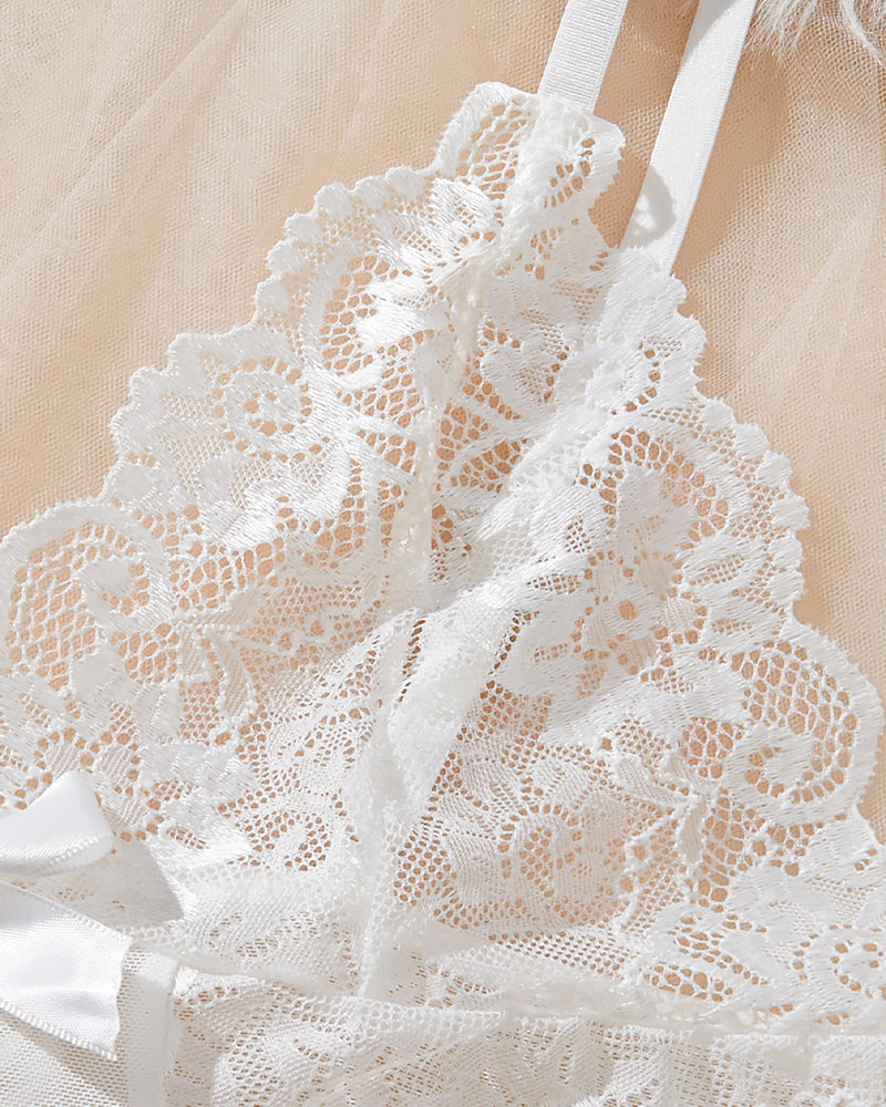 Amara™ | Robe de nuit en dentelle sensuelle avec décolleté en V profond & G-string